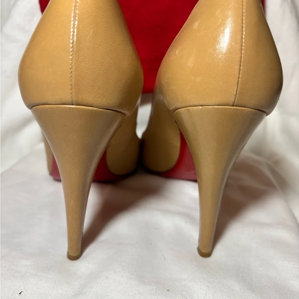 Christian Louboutin Tan and Black Heels - Picture 3 of 9
